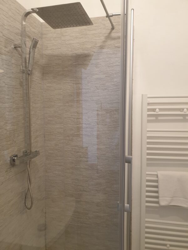 Suite Deluxe corso Italia 108 - obrazek 3