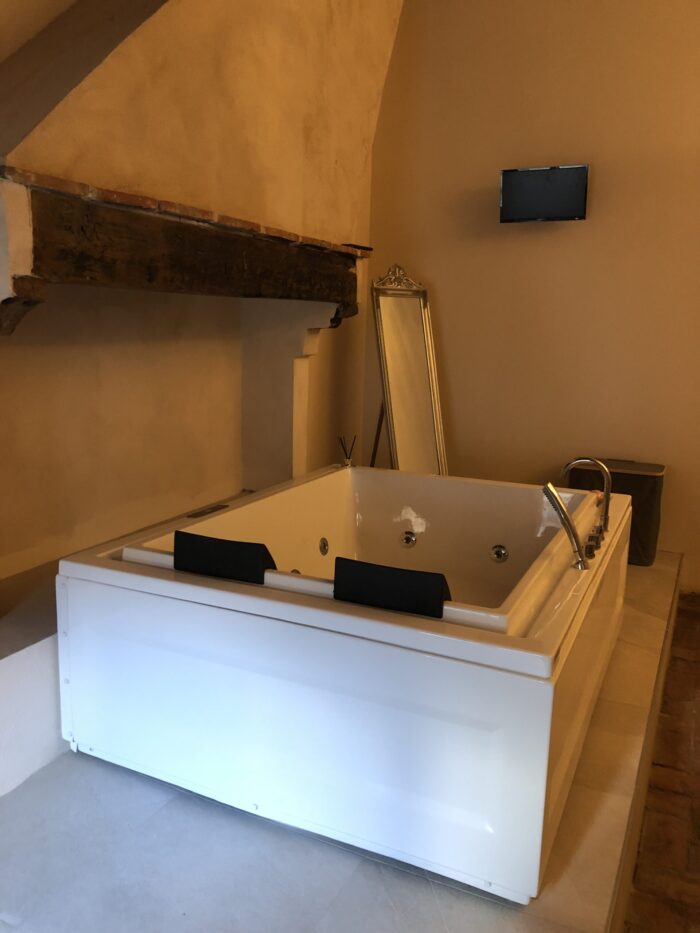 Allegra Toscana Arezzo - B&B Arezzo - Soggiorna alla Suite King con Jacuzzi Corso Italia 108 – Bild 3