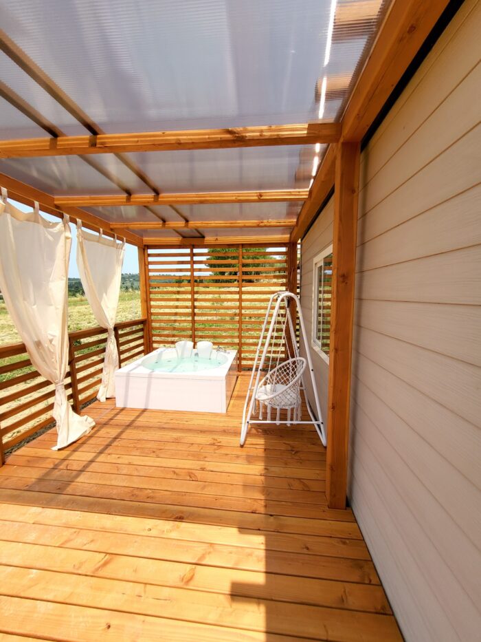 Bungalow Jacuzzi - Image 5