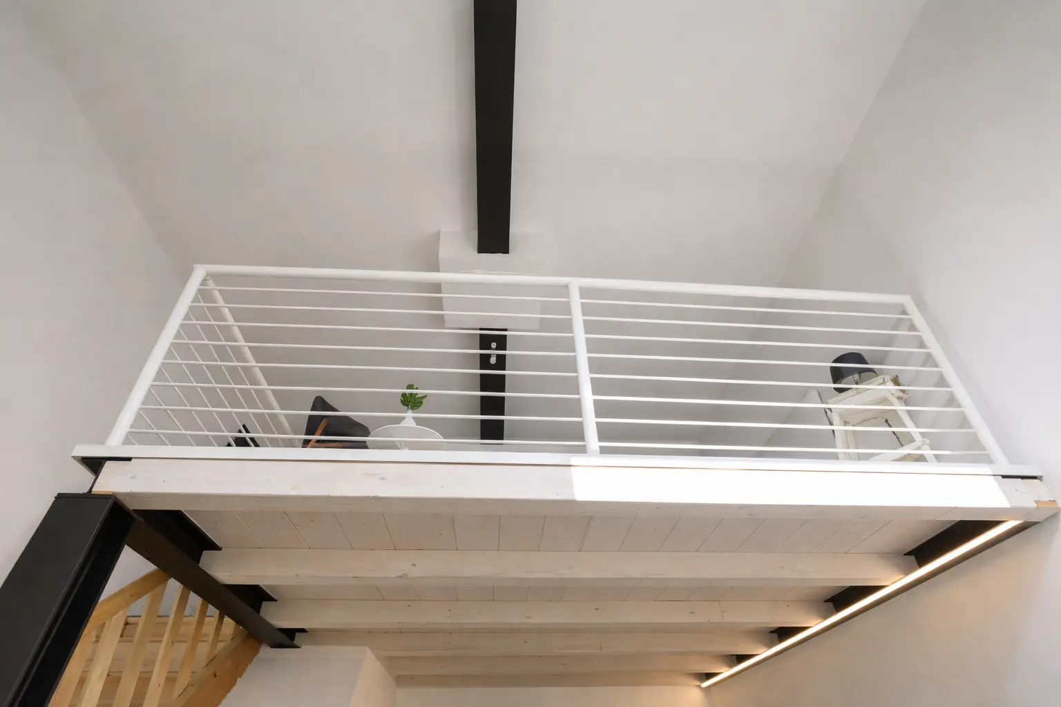 Camera da letto piano terra con letto blu - Suite Duplex Allegra Viareggio