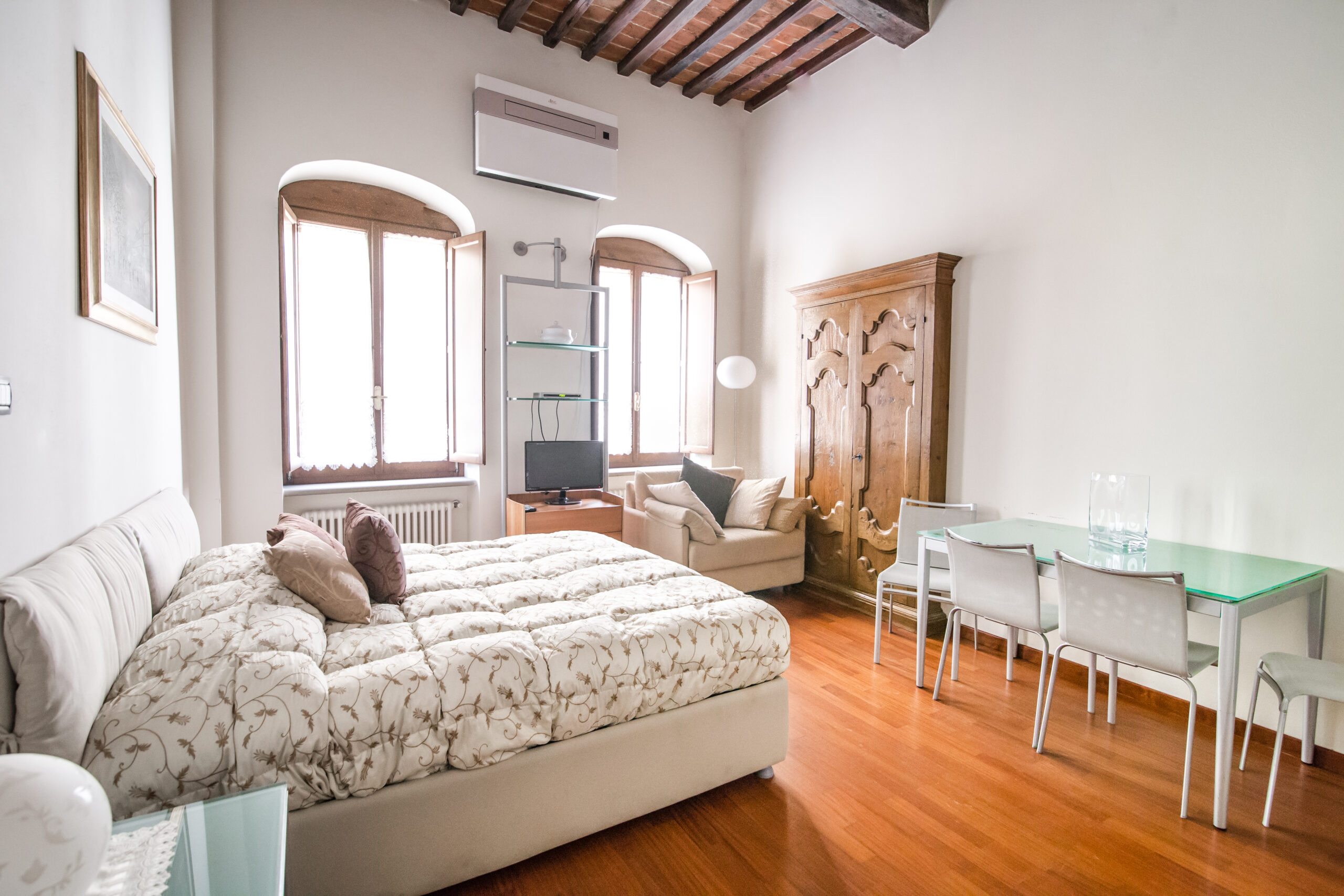 Junior Suite Deluxe – La Corte del Re su Piazza Grande, Arezzo | Granducato Collection - Image 6