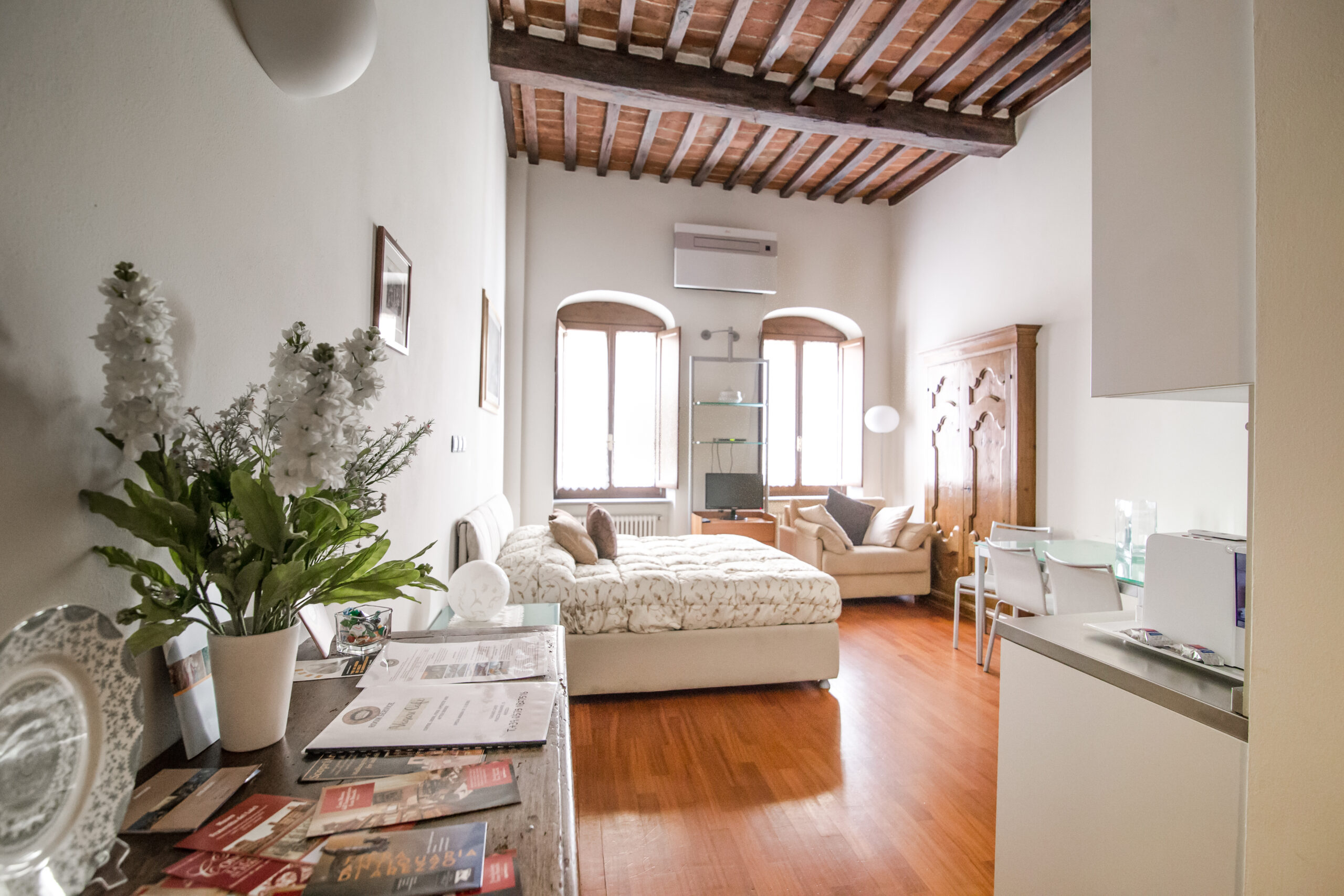 Junior Suite Deluxe – La Corte del Re su Piazza Grande, Arezzo | Granducato Collection - Image 2